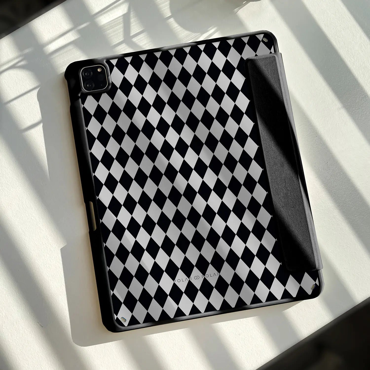 Feature_Black